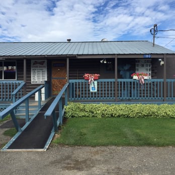 Blue Moose - Accessible with ramp and good sized bathroom too - American Near Me - Monticello, Maine