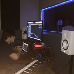 NUWave Entertainment - Work hard to play harder