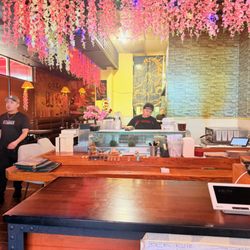 Arata Sushi & Bowl - Inside
