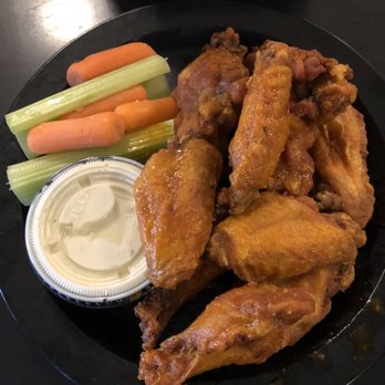 Duff's Famous Wings - American Near Me - Amherst, New York Duff's Famous Wings - American Near Me - Amherst, New York