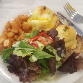 Aloha Kitchen - eggs benny with portuguese sausage - Breakfast & Brunch Near Me - Honolulu, Hawaii Aloha Kitchen - eggs benny with portuguese sausage - Breakfast & Brunch Near Me - Honolulu, Hawaii