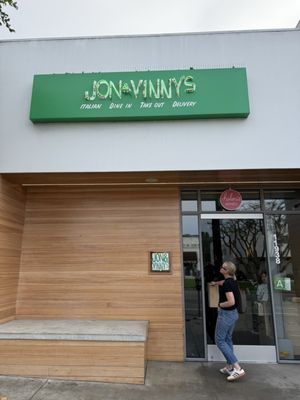 Jon & Vinny's Brentwood by null