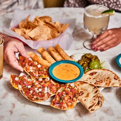 Chuy's by null