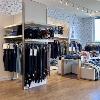 Gap - Men's Clothing Near Me - Wayne, New Jersey Gap - Men's Clothing Near Me - Wayne, New Jersey