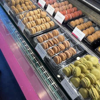 Le Macaron French Pastries - Good selection - Coffee & Tea Near Me - Sarasota, Florida Le Macaron French Pastries - Good selection - Coffee & Tea Near Me - Sarasota, Florida