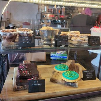 Red Dessert Dive - Pastries - Desserts Near Me - Houston, Texas Red Dessert Dive - Pastries - Desserts Near Me - Houston, Texas