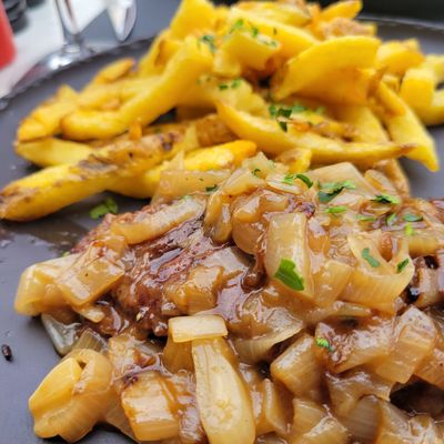 L'Elephant Du Nil by null