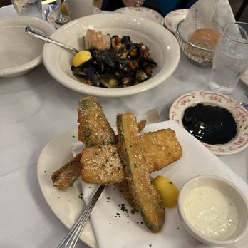 Maggiano's Little Italy - Prince Edward Island Steamed Mussels, Tuscan & Crispy Zucchini Fritte - Italian Near Me - Plano, Texas