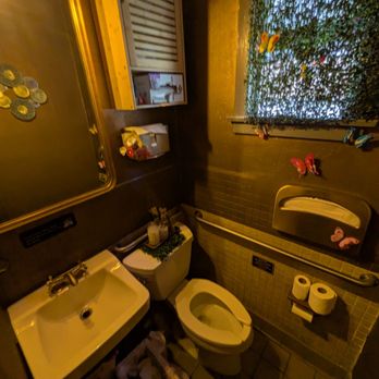 Civilize Thai Bistro - Single restroom / only one in this small restaurant, at the end of a short and narrow hallway. Not wheelchair accessible. - Thai Near Me - Beverly Hills, California