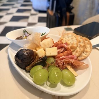 Sidecar by the Centurion Lounge - Charcuterie plate - Airport Lounges Near Me - Paradise, Nevada Sidecar by the Centurion Lounge - Charcuterie plate - Airport Lounges Near Me - Paradise, Nevada