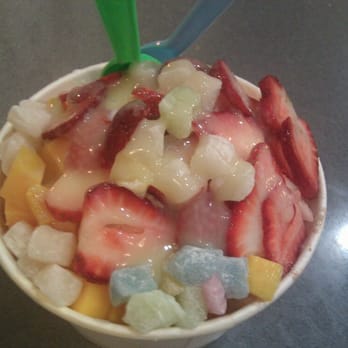 Salju Dessert - Medium strawberry and guava snow with strawberry, mochi, and mango topping with condensed milk - Desserts Near Me - Alhambra, California Salju Dessert - Medium strawberry and guava snow with strawberry, mochi, and mango topping with condensed milk - Desserts Near Me - Alhambra, California