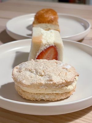 Cafe miomio / Bar Mutsumi by null