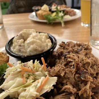 Double B's BBQ - Juicy, mouth-watering pulled pork - Barbeque Near Me - West Allis, Wisconsin