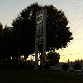 Speedway - a sign for a gas station at dusk - Gas Stations Near Me - Valrico, Florida Speedway - a sign for a gas station at dusk - Gas Stations Near Me - Valrico, Florida