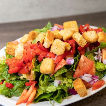 Brooklyn Bar and Grill - Tossed Salad - Bars Near Me - Crestview, Florida