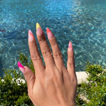 Deluxe Nail Bar - Nail Salons Near Me - Las Vegas, Nevada