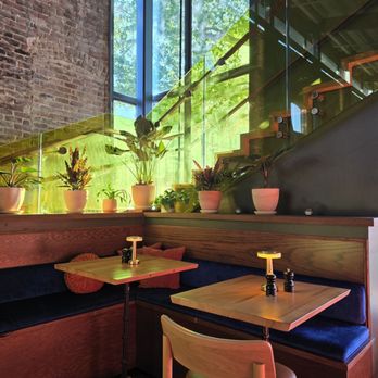 Good Neighbor - Beautiful interior - American Near Me - Sacramento, California