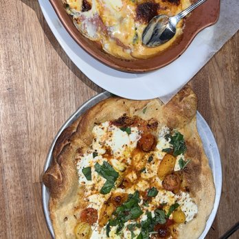 Yard House - Miguel's Queso Dip Margherita Pizza - New American Near Me - Yonkers, New York