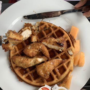 Siempre Restaurant - Chicken and waffle - Breakfast & Brunch Near Me - Toronto, Ontario Siempre Restaurant - Chicken and waffle - Breakfast & Brunch Near Me - Toronto, Ontario
