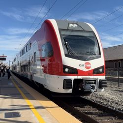 Santa Clara Caltrain Station - Caltrain on the Northbound platform