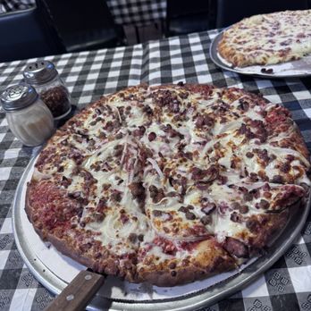 Engine 6 Pizza Co - Gluten free Large Bacon Double Cheeseburger Pizza - Italian Near Me - Norwich, Connecticut