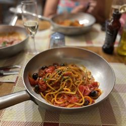 La Cantinaccia del Popolo - Vegan pasta with olives