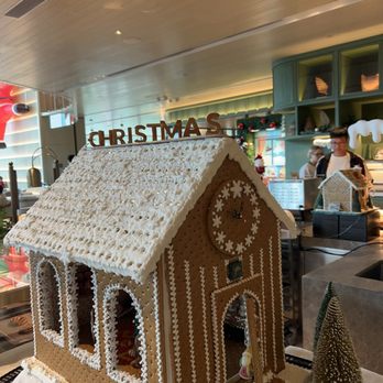 香港文華東方酒店 - Gingerbread house - Hotels Near Me - Hong Kong, HK