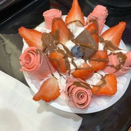 Rolled Strawberry Ice cream