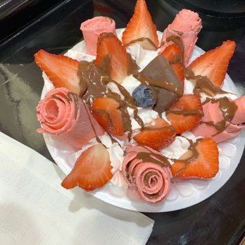 Sweet Satisfaction - Rolled Strawberry Ice cream - Ice Cream & Frozen Yogurt Near Me - Medford, Oregon