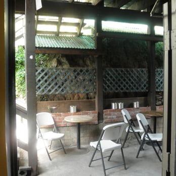 California Club - back smoking patio - Sports Bars Near Me - Auburn, California