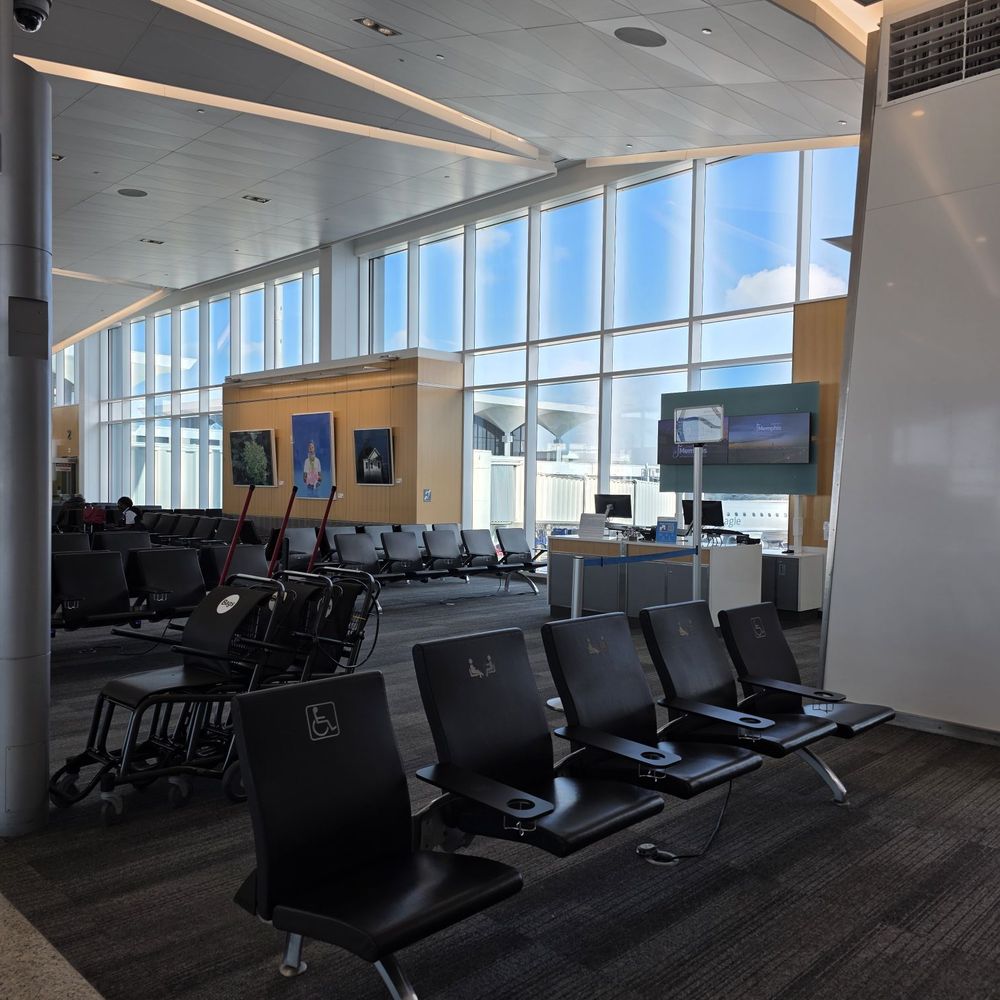 Frederick W. Smith International Airport - MEM - Seating areas. They all have plugs for charging electronics. - Airports Near Me - Memphis, Tennessee