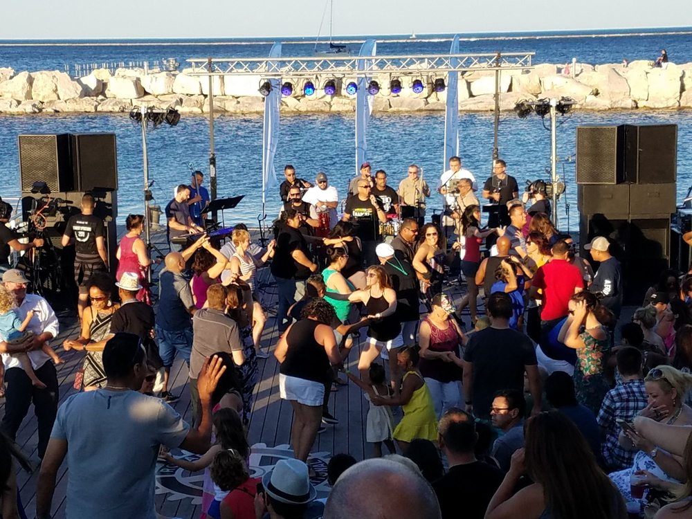 LIVE THE LAKEFRONT 500 N Harbor Dr, Milwaukee, Wisconsin