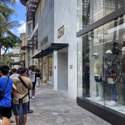 Wait line for exclusive AF1s