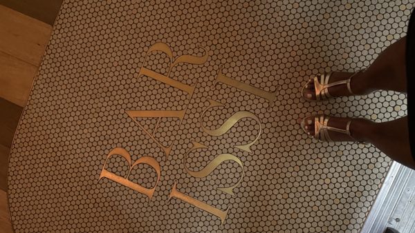 Bar Issi by null