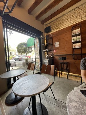 Qūentin Café by null