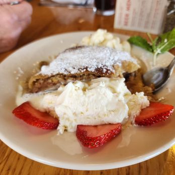 Bohemian Brewery - Apple strudel with homemade whipped cream and ice cream - Breweries Near Me - Midvale, Utah