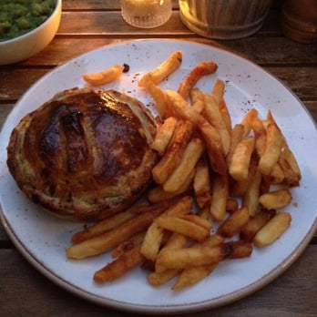 The Windmill - Chicken bacon meat pie with chips - Pubs Near Me - London, XGL The Windmill - Chicken bacon meat pie with chips - Pubs Near Me - London, XGL