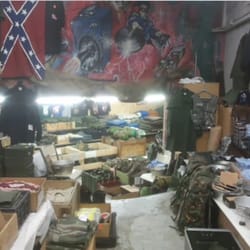 La Tranchée Militaire - Intérieur boutique la tranchée militaire