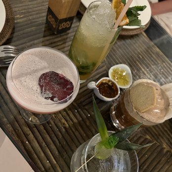 Los Danzantes - Cocktails. Tuna sour (left), mezcal mojito (top), carajillo criollo (right), mezcal milk punch (bottom) - Mexican Near Me - México, D.F., DIF