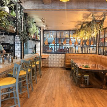 Farmer's Table - Chula Vista - inside - New American Near Me - Chula Vista, California