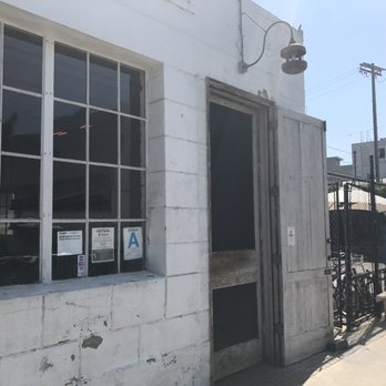 Gjusta - Unassuming exterior of Gjusta - Bakeries Near Me - Venice, California