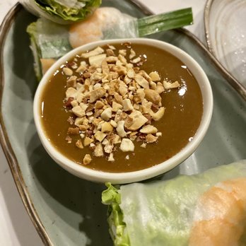 Em Vietnamese Bistro - summer rolls (goi cuon) - Vietnamese Near Me - Brooklyn, New York Em Vietnamese Bistro - summer rolls (goi cuon) - Vietnamese Near Me - Brooklyn, New York