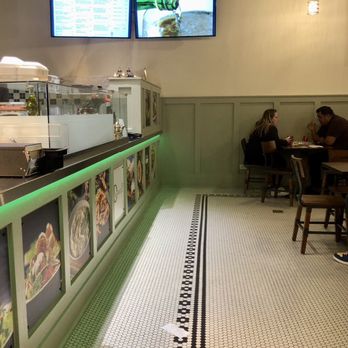 Damashkey Cuisine - Inside - Mediterranean Near Me - Lindenhurst, Illinois