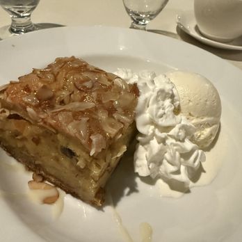 Prime Steakhouse at Harris Ranch - almond bourbon bread pudding - Steakhouses Near Me - Coalinga, California