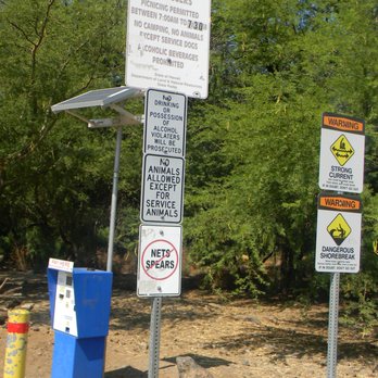 Waialea Beach - signs galore at the entrance - Beaches Near Me - Kamuela, Hawaii