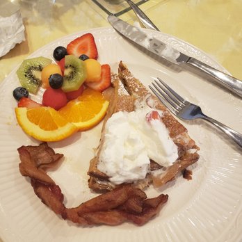 Cayucos Sunset Inn Bed & Breakfast - Apple stuffed French toast - Hotels Near Me - Cayucos, California Cayucos Sunset Inn Bed & Breakfast - Apple stuffed French toast - Hotels Near Me - Cayucos, California