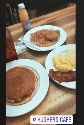 Huskers Cafe (Atlanta) by null