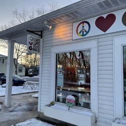 Peace Love and Little Donuts - Hudson - Front of the business