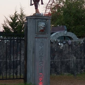 Darkside Haunted House - Haunted Houses Near Me - Wading River, New York