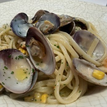 La Petite Maison - Linguini and clams - French Near Me - London, XGL